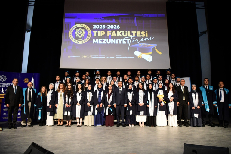 mtu-tip-fakultesinde-tarihi-gun-ilk-mezunlar-meslek-hayatina-ugurlandi-1919